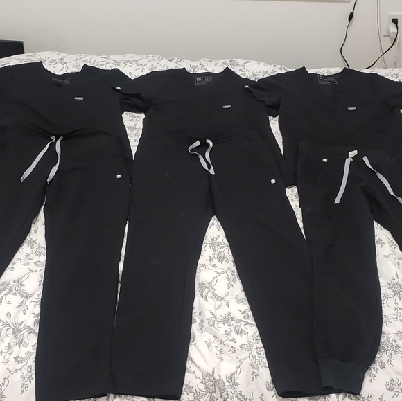 Figs Scrubs - Picture 1 of 7